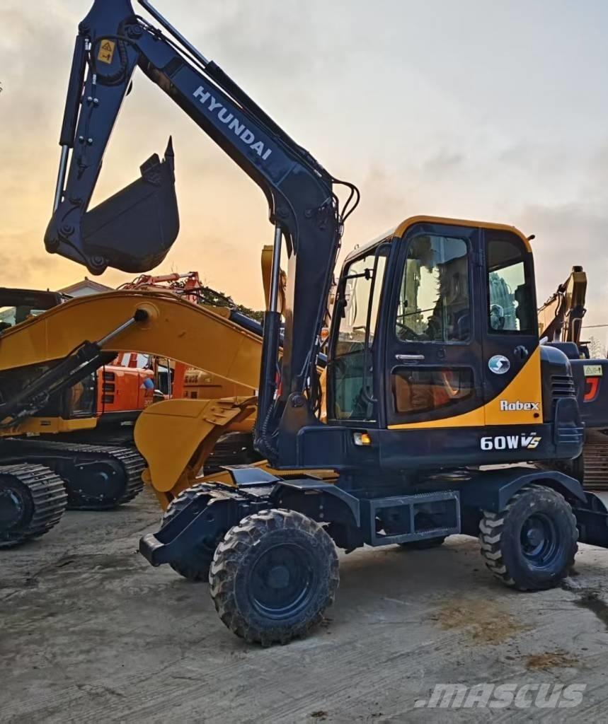 Hyundai R60W Колісні екскаватори