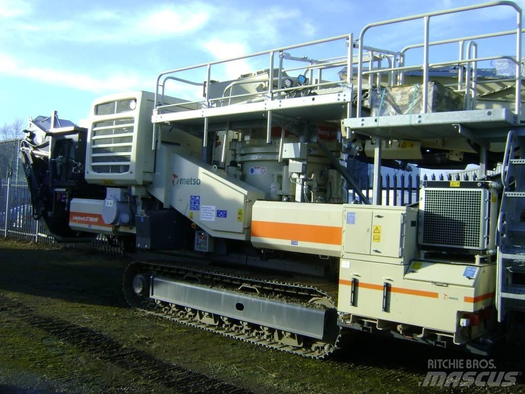 Metso LT 300 HP Мобільні дробарки