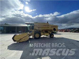 New Holland TX 34 Зернозбиральні комбайни