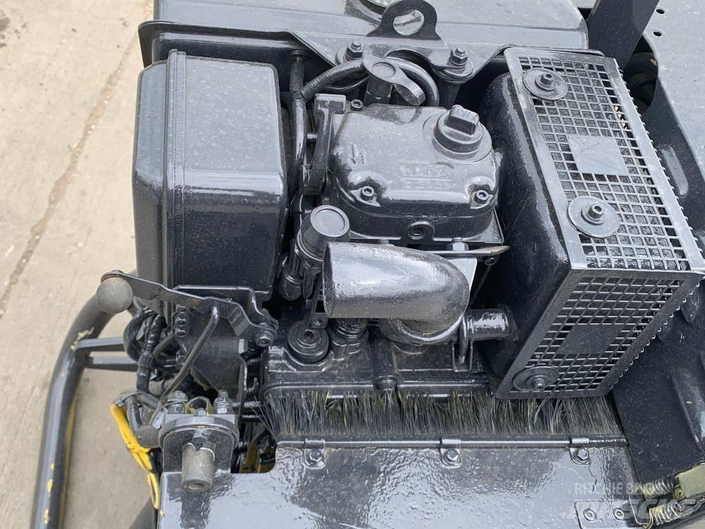 Mecalac MBR 71 Причепні віброкатки