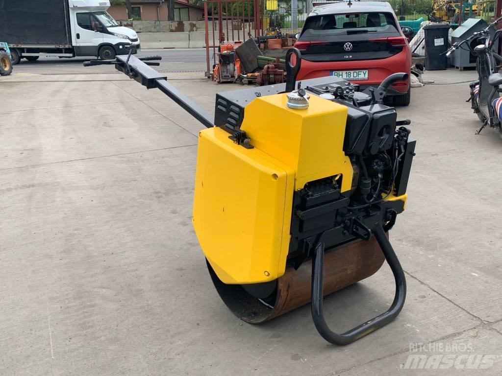 Mecalac MBR 71 Причепні віброкатки