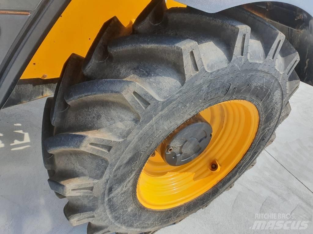 JCB 531-70 - BC25 Телескопічні навантажувачі