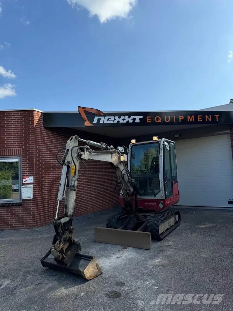 Takeuchi TB230 Гусеничні екскаватори