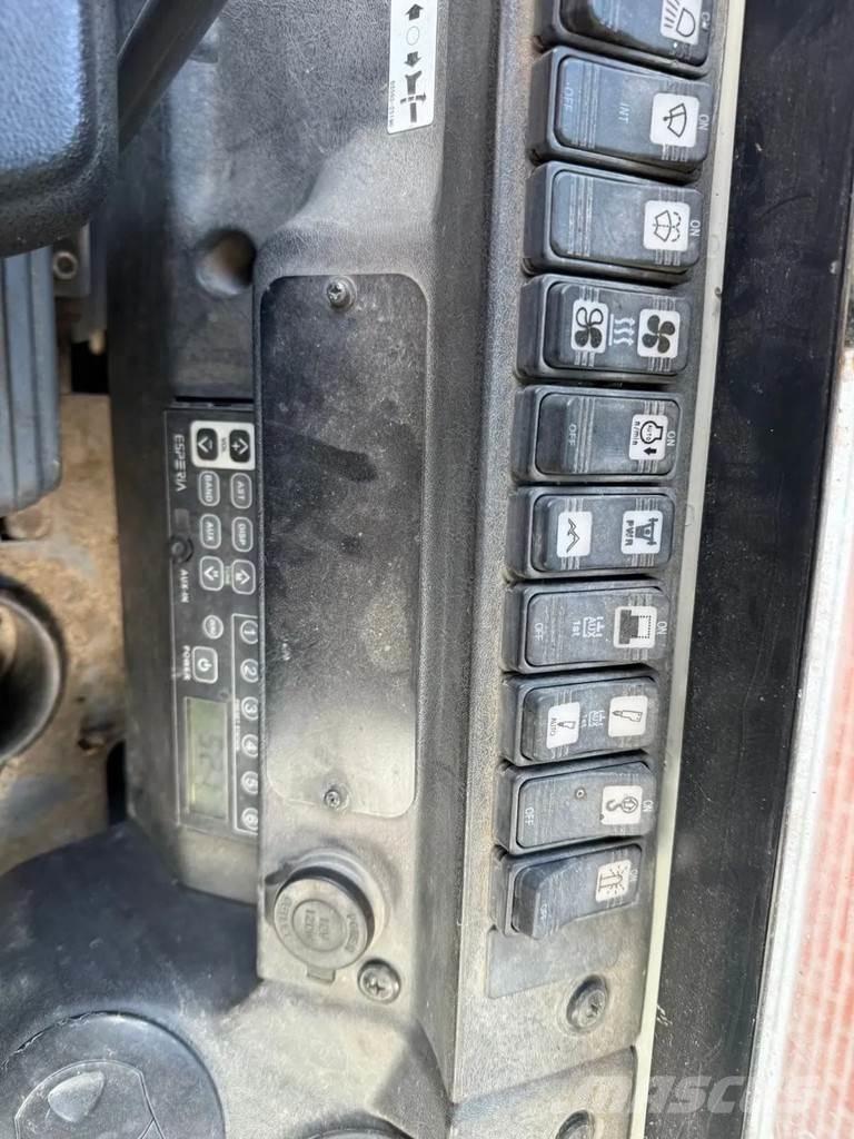 Takeuchi TB230 Гусеничні екскаватори
