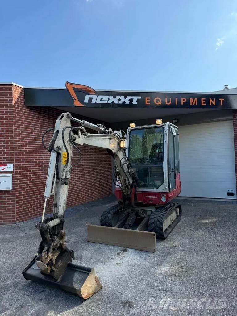 Takeuchi TB230 Гусеничні екскаватори