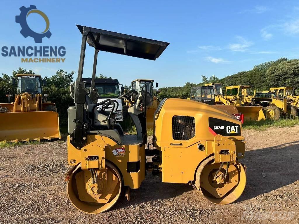 CAT CB24B Котки тротуарні