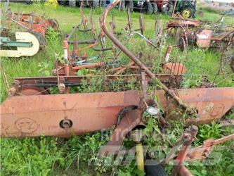PZ 2400 Граблі і сінозворушувачі