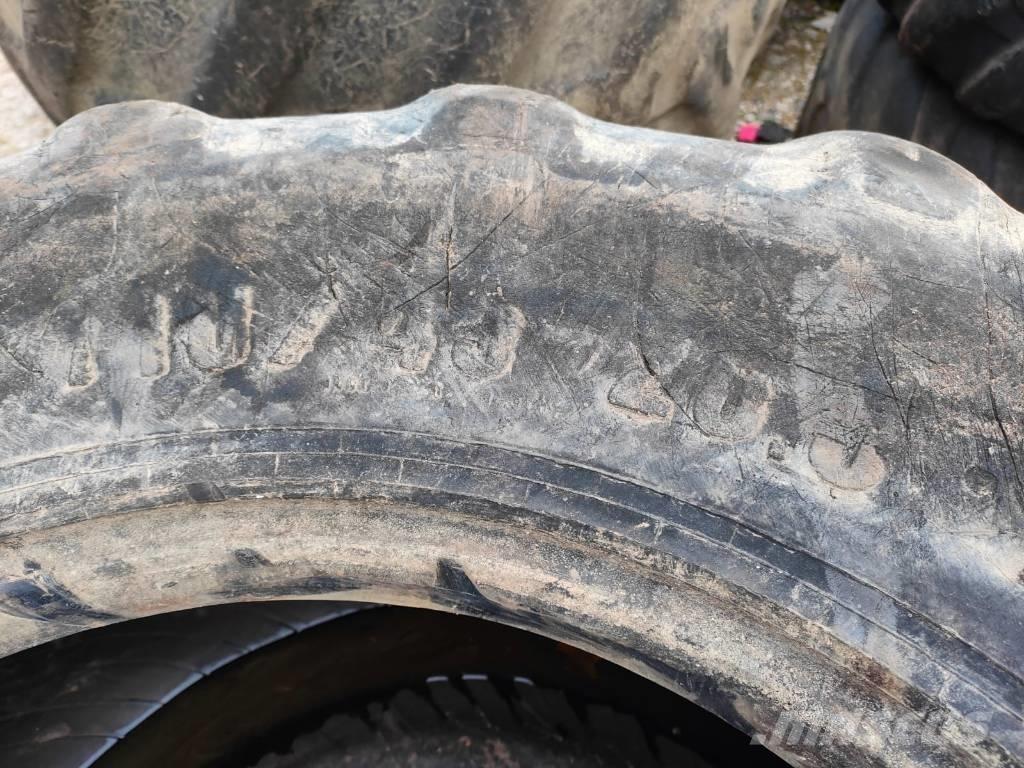 Nokian 710/45-26.5 Шини