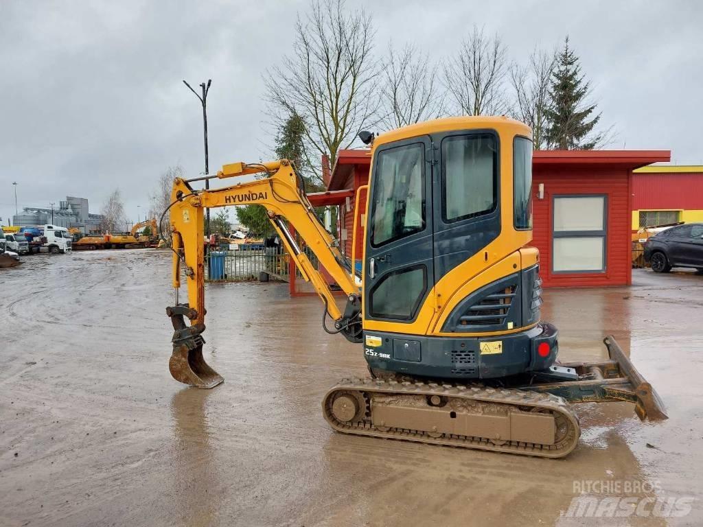 Hyundai R25Z-9AK Міні-екскаватори < 7т