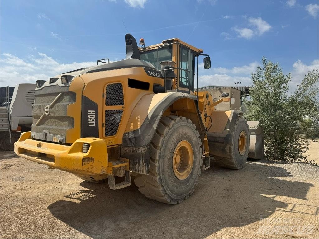 Volvo 150H Фронтальні навантажувачі