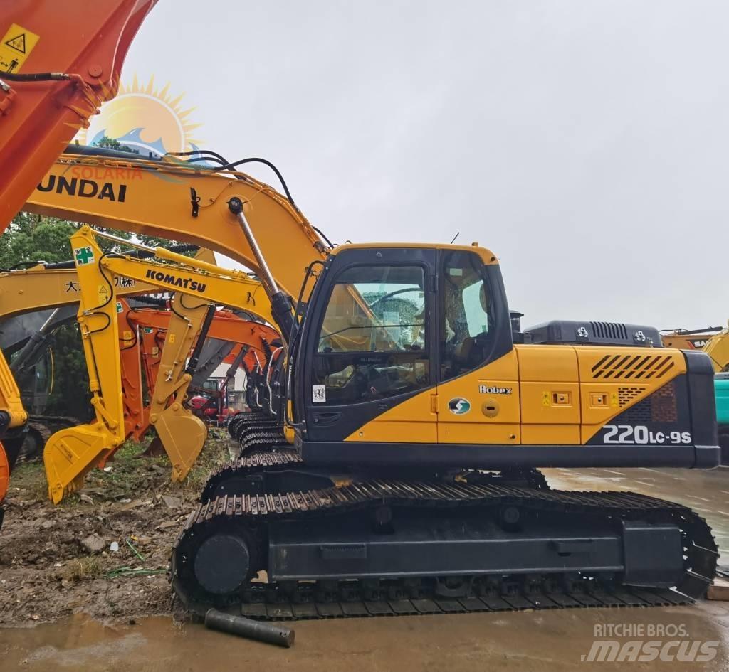 Hyundai R220LC-9S Колісні екскаватори
