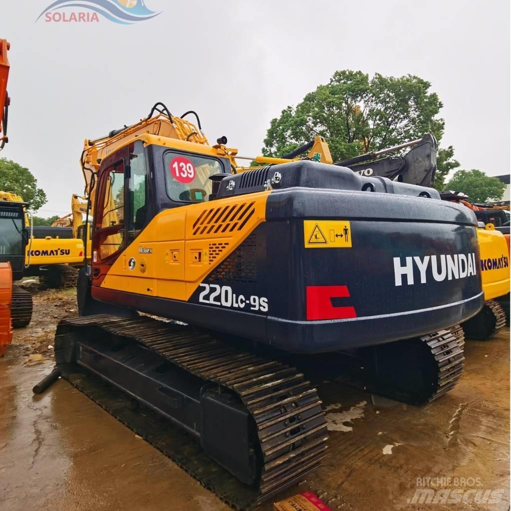 Hyundai R220LC-9S Колісні екскаватори
