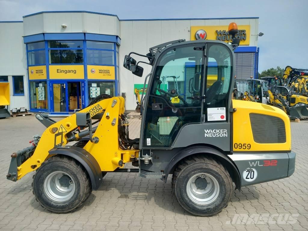 Wacker Neuson WL32 Фронтальні навантажувачі