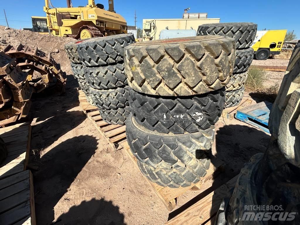 Bobcat 12x16.5 Tires Шини