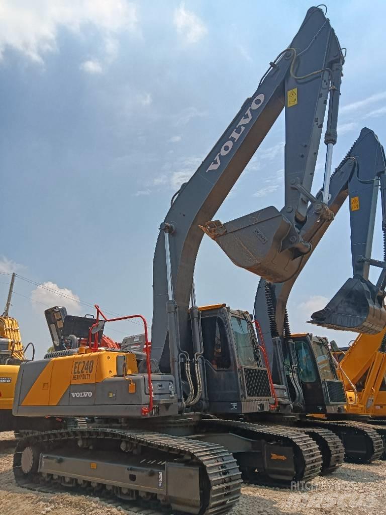 Volvo EC 240 Гусеничні екскаватори