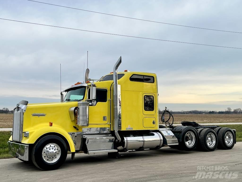 Kenworth W 900 Тягачі