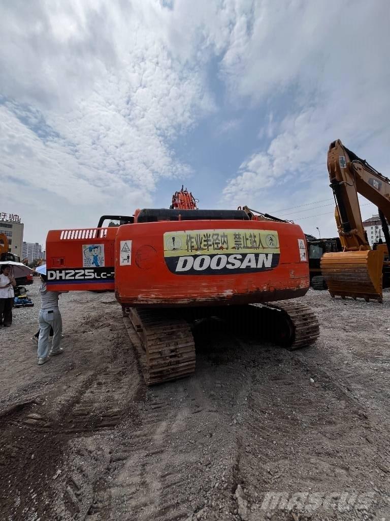 Doosan DH 225 LC-7 Гусеничні екскаватори