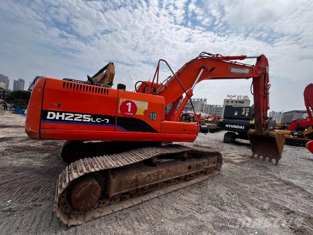 Doosan DH 225 LC-7 Гусеничні екскаватори