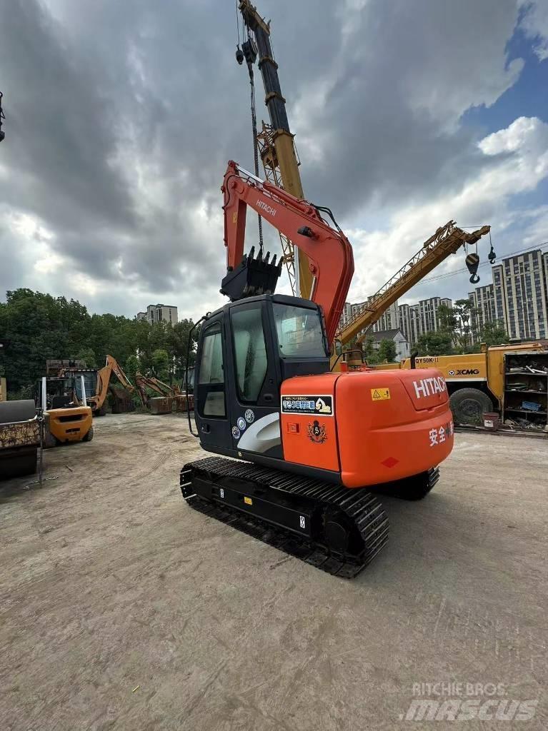 Hitachi ZX 70 Гусеничні екскаватори