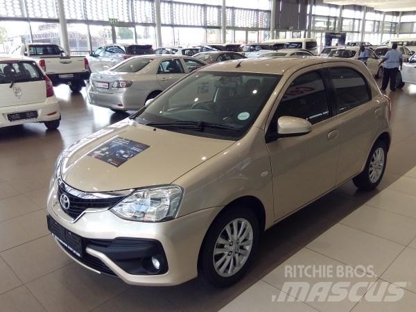 Toyota eitos Автомобілі