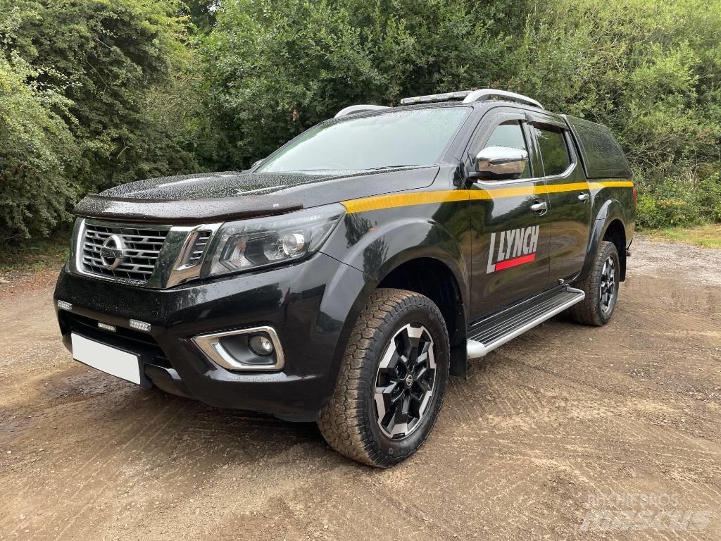Nissan Navara Пікапи / Бічне розвантаження