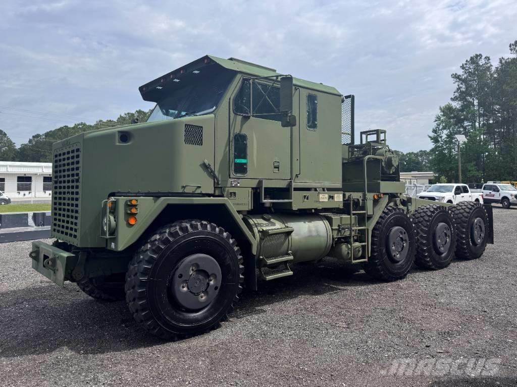 Oshkosh M1070 Тягачі