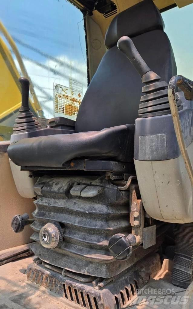 CAT 325 CL Гусеничні екскаватори