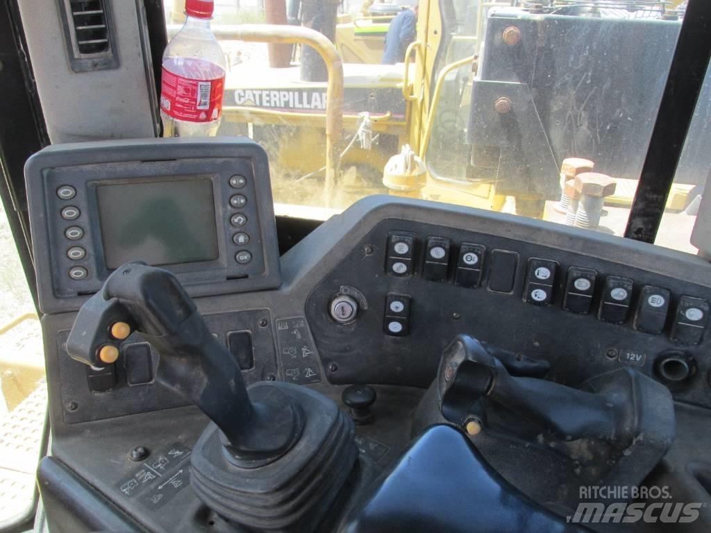 CAT D 9 T Гусеничні бульдозери