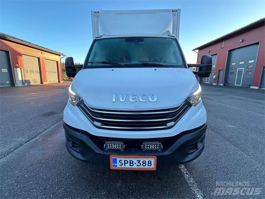 Iveco Daily Панельні фургони