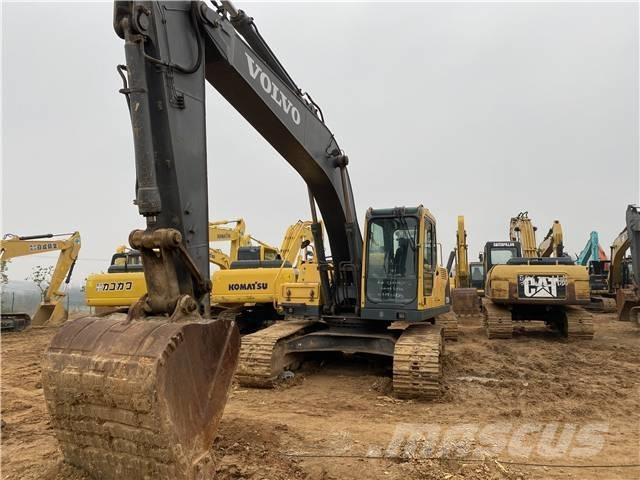 Volvo EC210B Гусеничні екскаватори