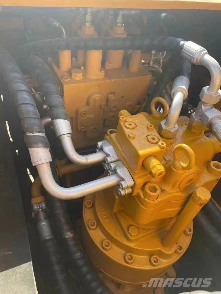 Sany 215 Гусеничні екскаватори