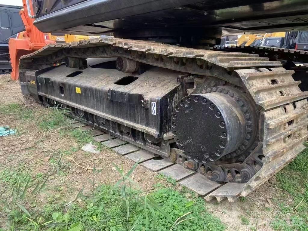 Hitachi 360 Гусеничні екскаватори