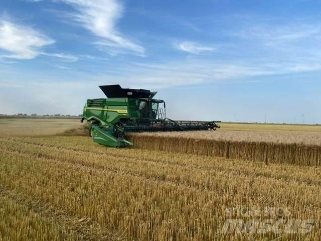 John Deere X9-1100 Зернозбиральні комбайни