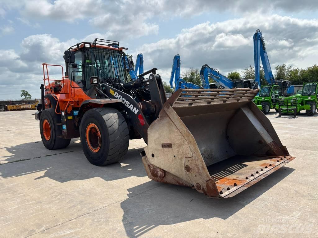 Doosan DL 300-5 Фронтальні навантажувачі