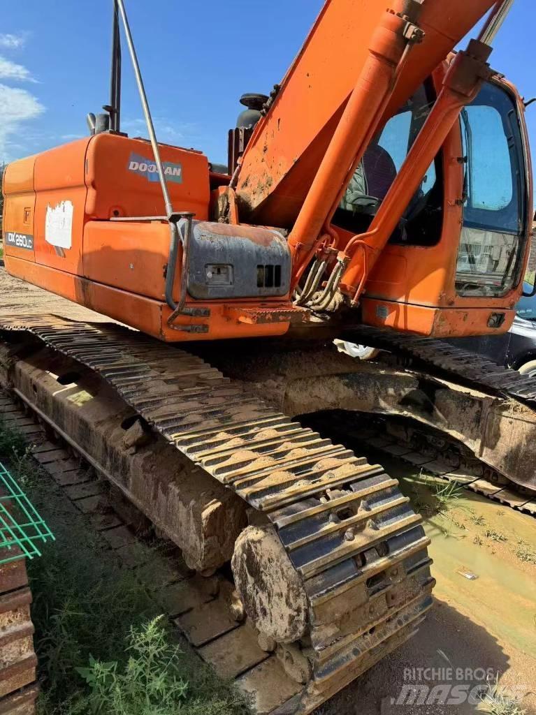 Doosan DX 260LC Гусеничні екскаватори
