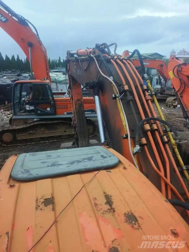 Doosan DX 260LC Гусеничні екскаватори