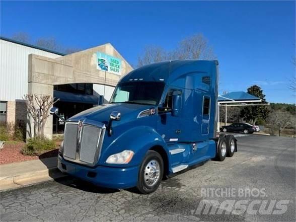Kenworth T680 Тягачі
