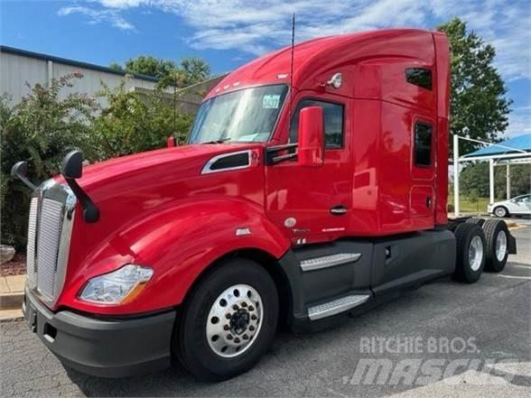 Kenworth T680 Тягачі