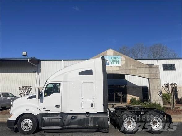 Kenworth T680 Тягачі