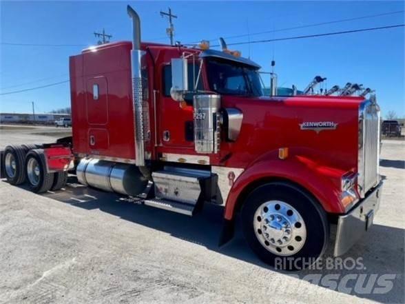 Kenworth W900L Тягачі