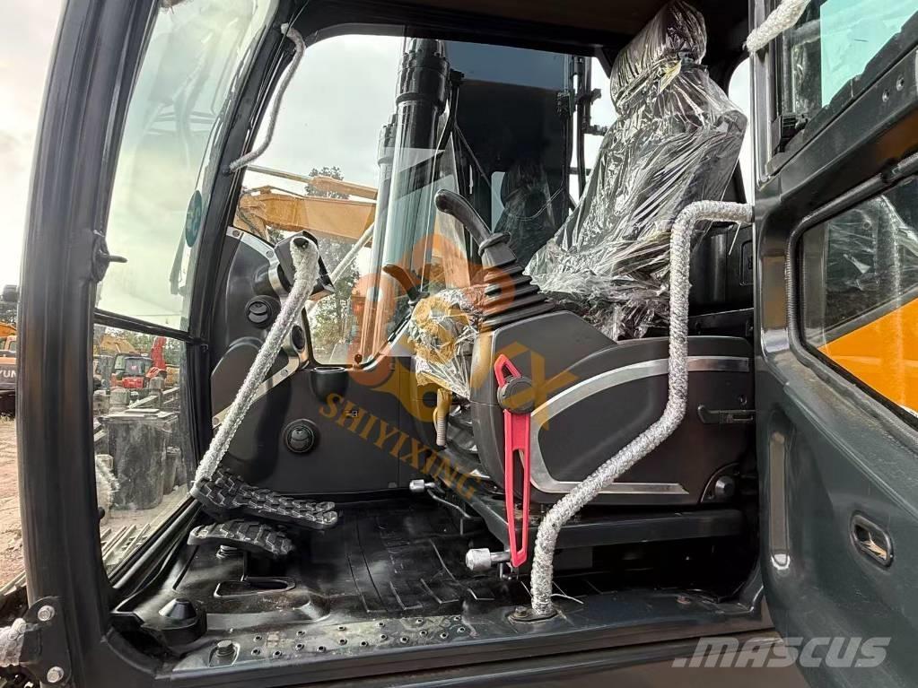 Hyundai Robex 220-9S Гусеничні екскаватори