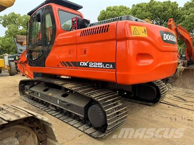 Doosan DX 225 LCA Гусеничні екскаватори