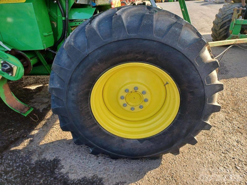 John Deere W 540 Зернозбиральні комбайни