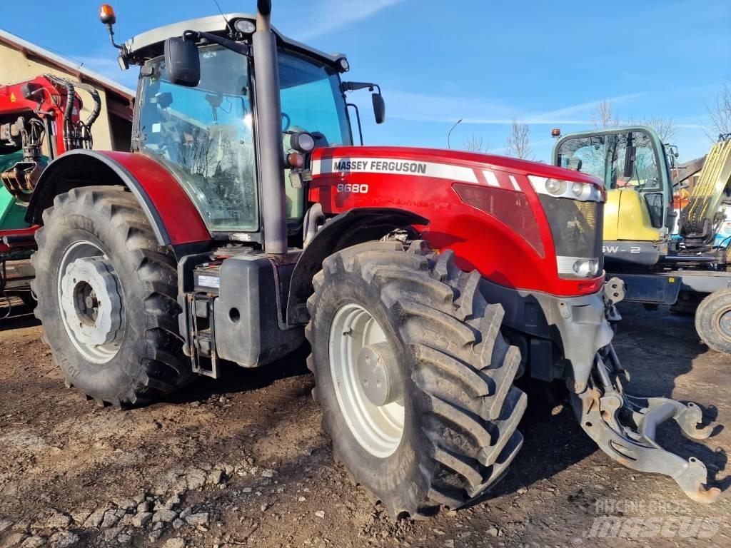 Massey Ferguson 8680 Трактори