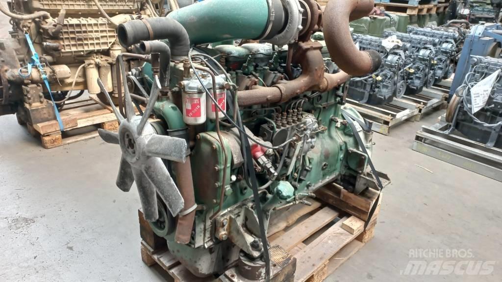 Volvo TD100A Двигуни