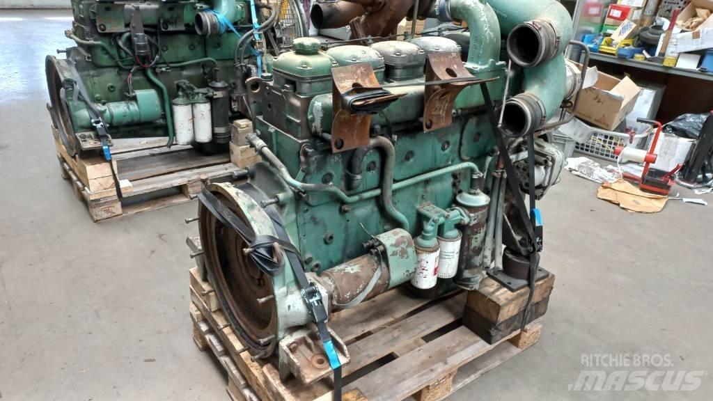 Volvo TD100A Двигуни