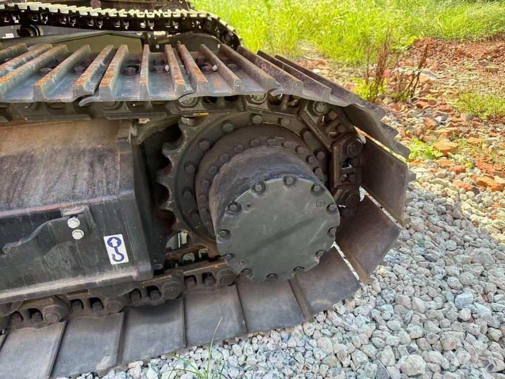 Hitachi ZX 210 Гусеничні екскаватори