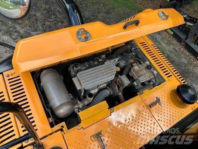 JCB JS190N LC Гусеничні екскаватори