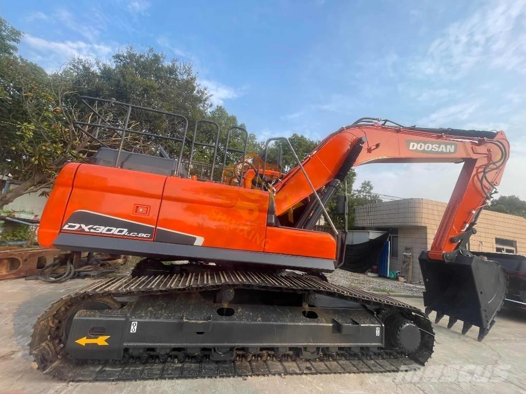 Doosan DX 300LCA Гусеничні екскаватори