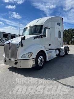 Kenworth T680 Тягачі